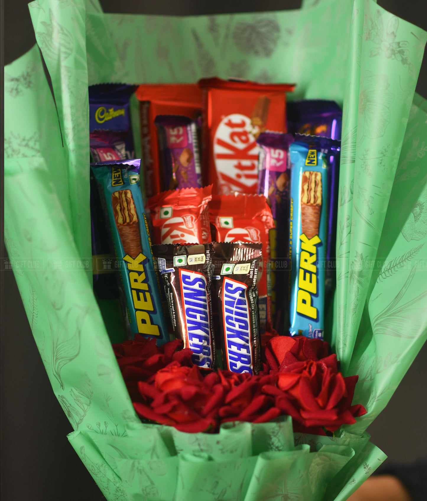 CB015 : "Green Garden of Sweets - Premium Mix Chocolate Bouquet đš"