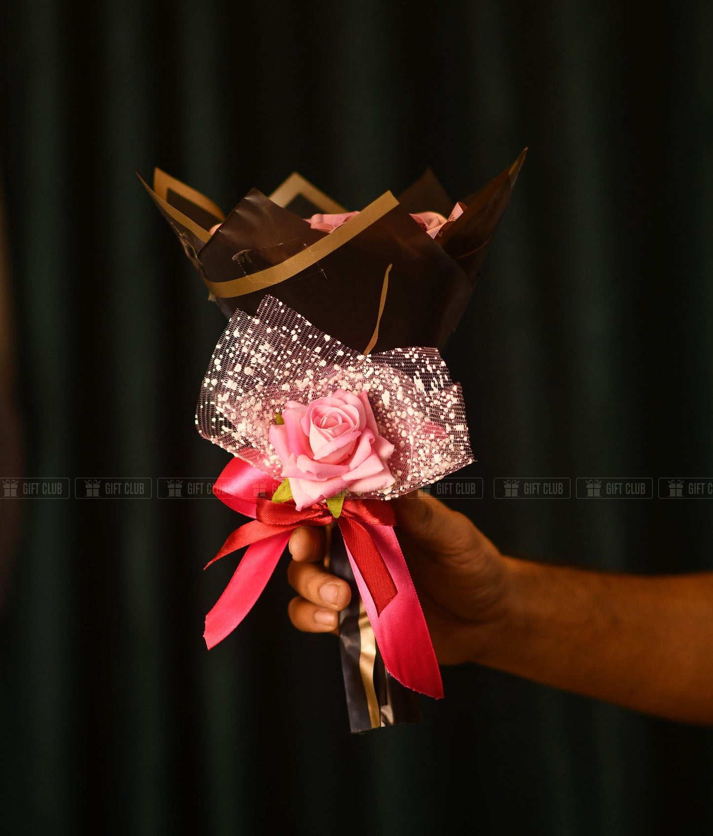 GC Signature : Exclusive Rose Salami Bouquet (300tk)