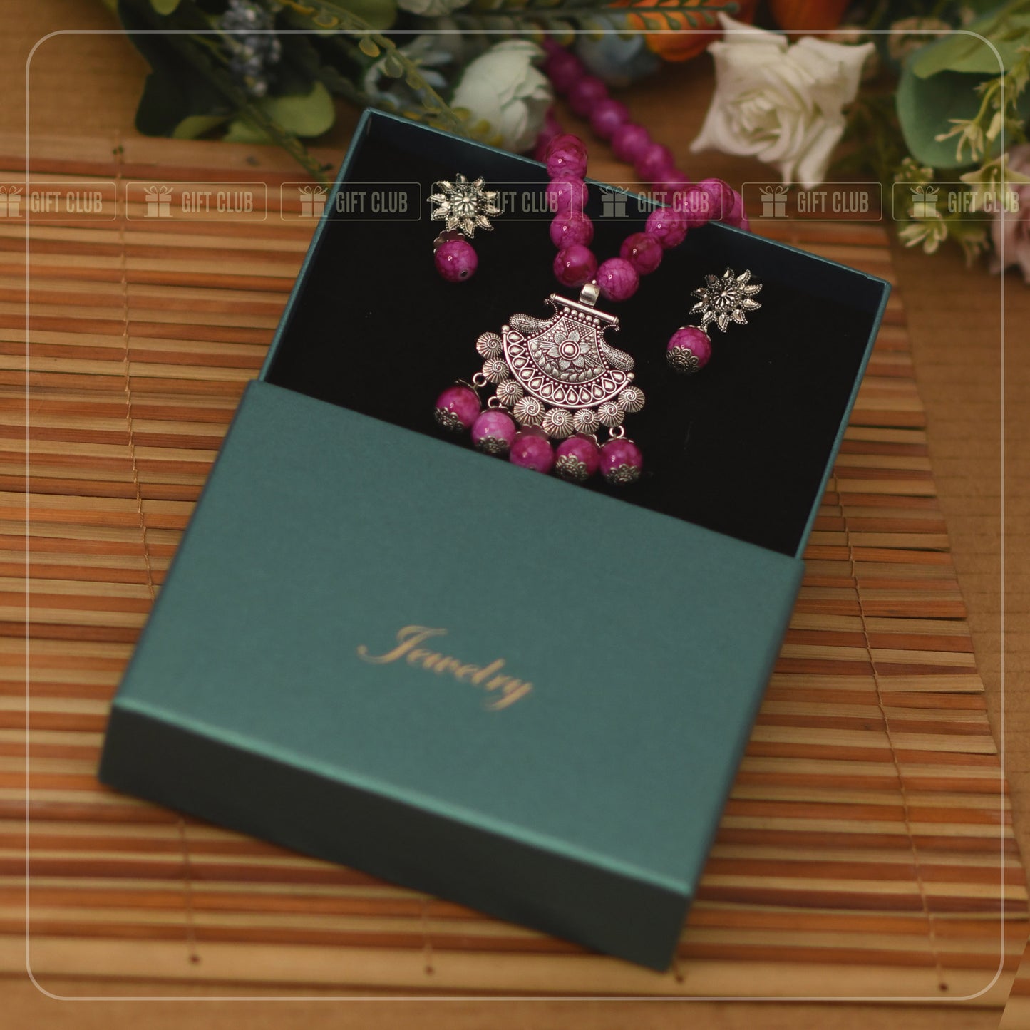 022 - Ornaments Set - Perfect Gift for any occasion