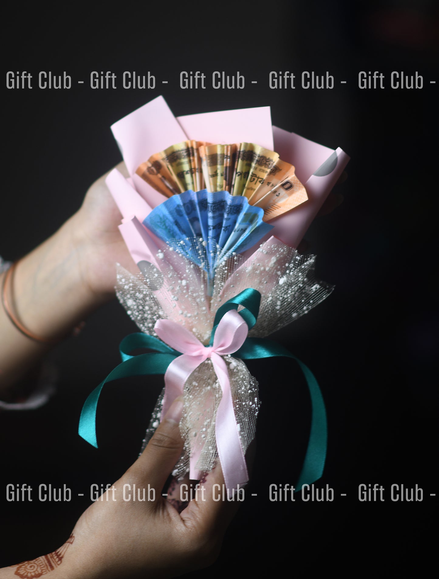 Eidi 17 : Best Gift Package for Eid