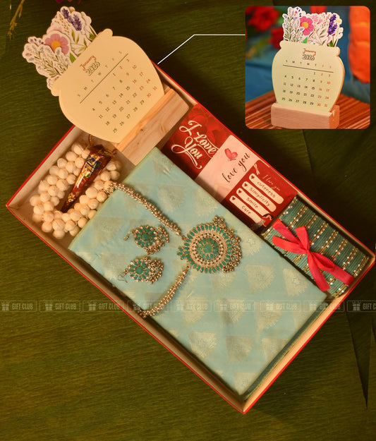 S98 - Sharee Package with floral calendar 2026 with a wooden base