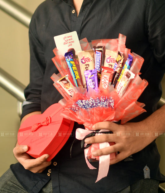 CB12 : Chocolate Bouquet + Special Love Box Made of Kitkat Chocolate